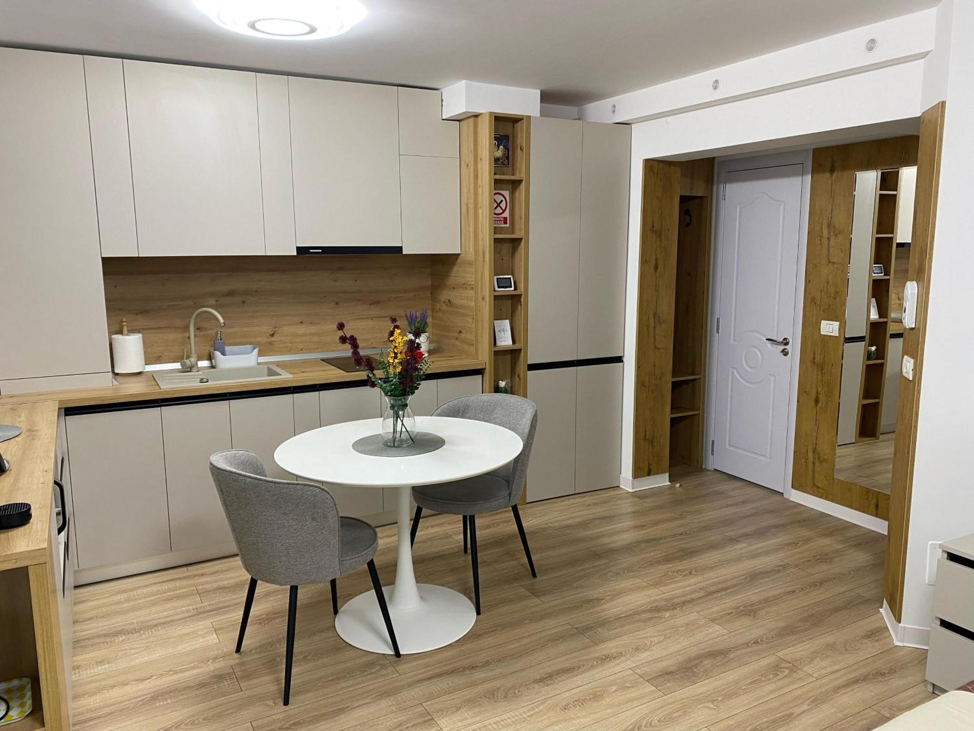 Central Luxury Apartment Яссы Экстерьер фото